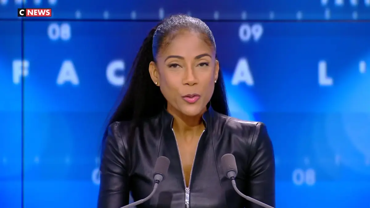 Christine Kelly dans son émission Face à l'Info du 29 octobre 2026, répondant aux attaques de Radio Nova. Source : CNEWS